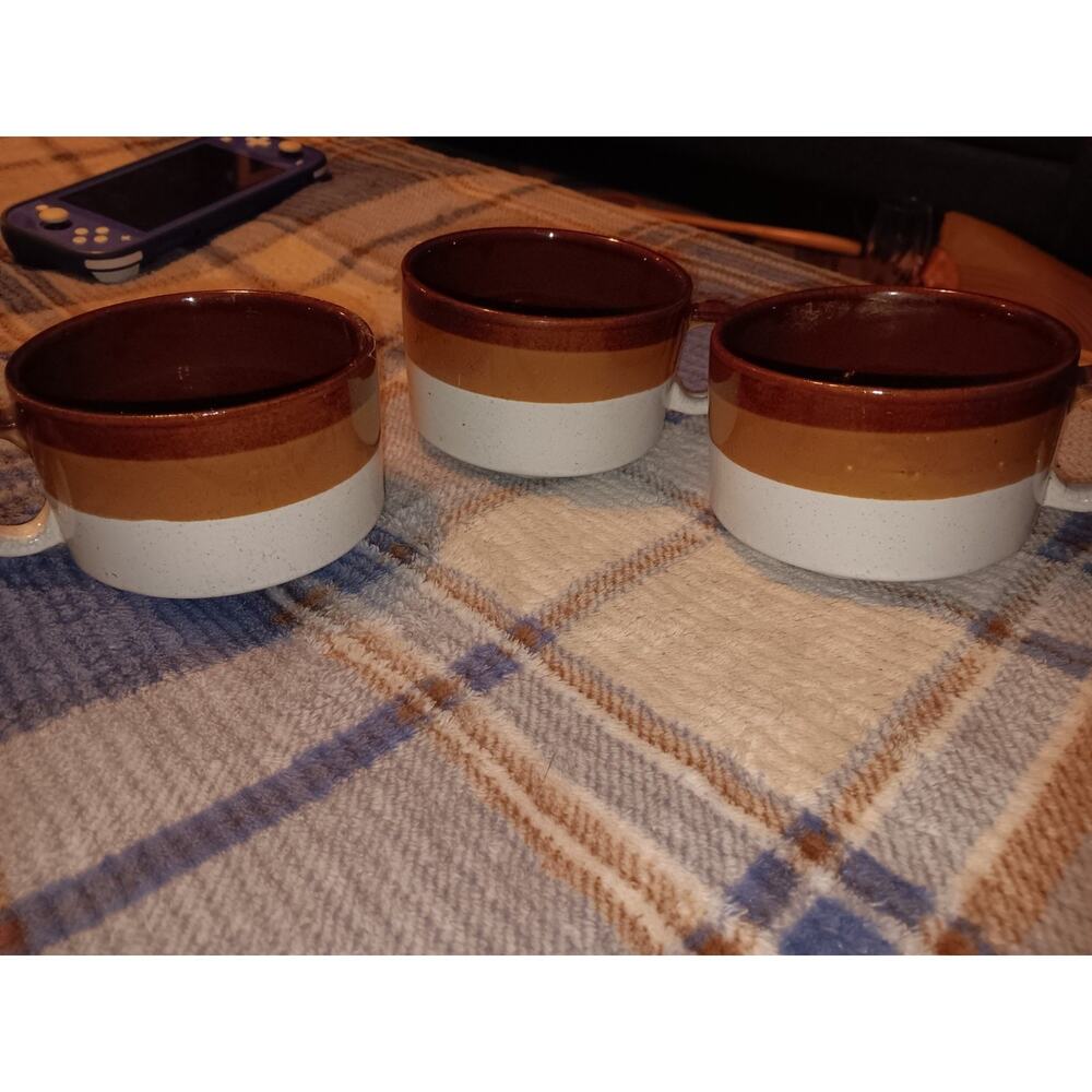 Vintage Stoneware Soup Mugs Set of 3 10oz Gradient Brown Cups Great Condition